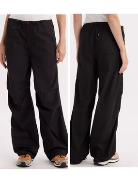 Levi’s Black Parachute Pants S Mid Rise Wide Leg Y2K Cargo Style
